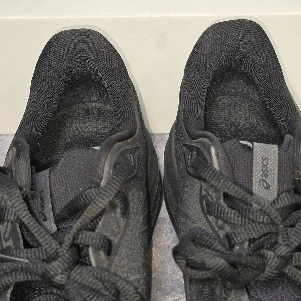 EUC Asics‎ Gel-Cumulus 26 Triple Black Running Shoes Women Size 10